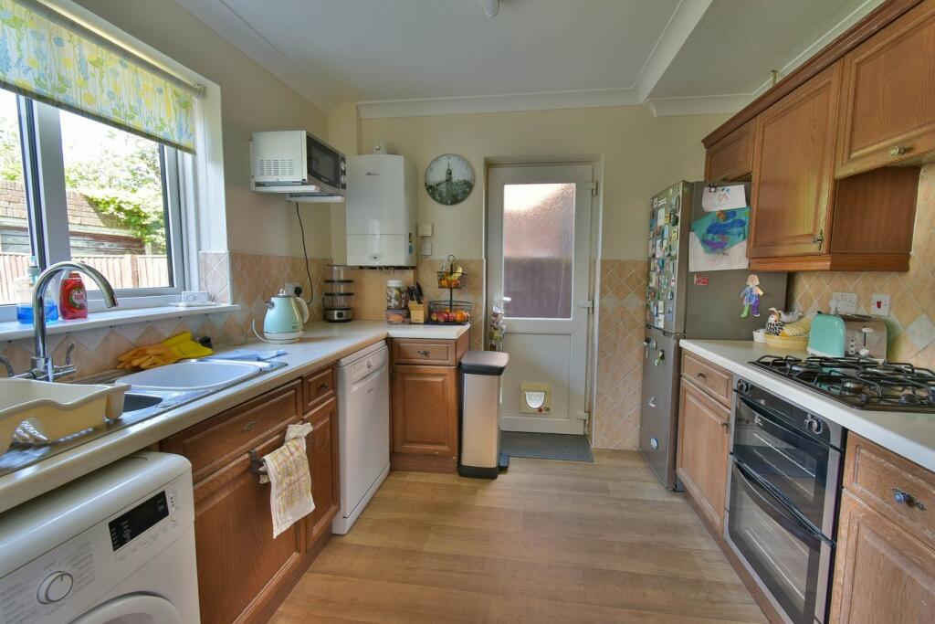 Allen Way, Bexhill-on-Sea, TN40 photo 4