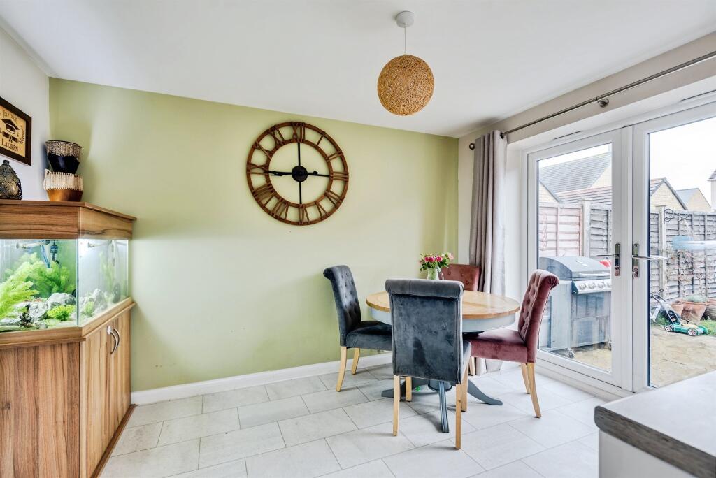 Spitfire Drive, Witney photo 4