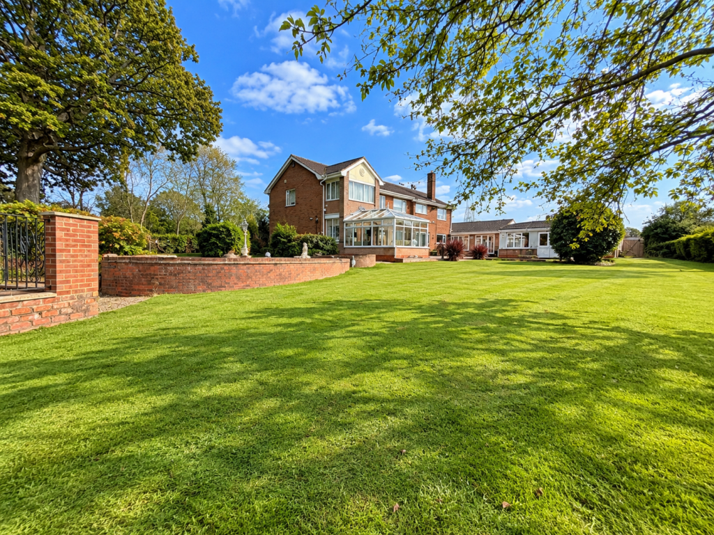 House in Bromsgrove, Wythall Heath, Wythall - View 3