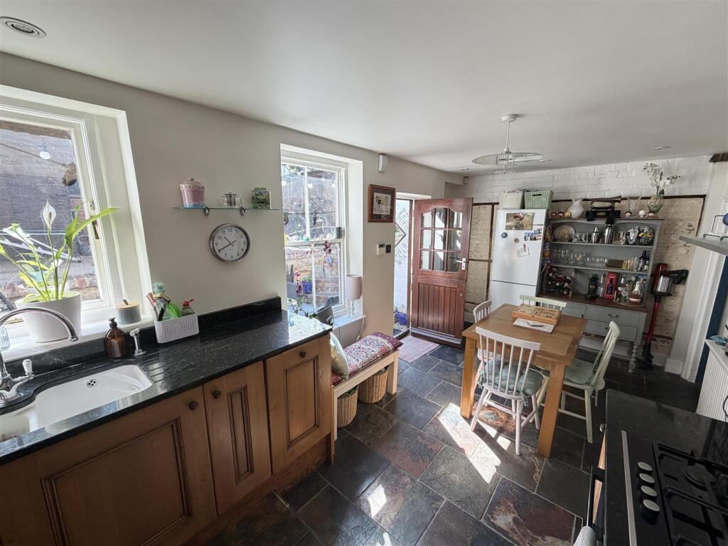 House in Salisbury, The Friary - View 5