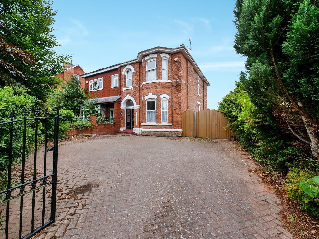 House in Sefton, Liverpool City Region - View 2