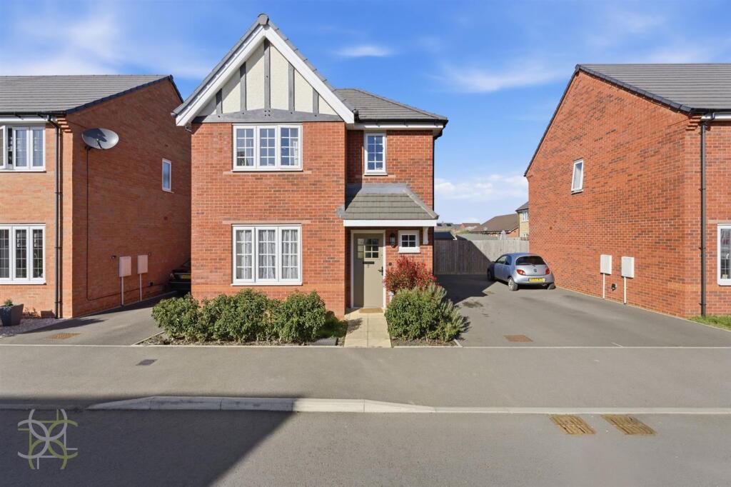 Main image of property: Wadham Way, Evesham