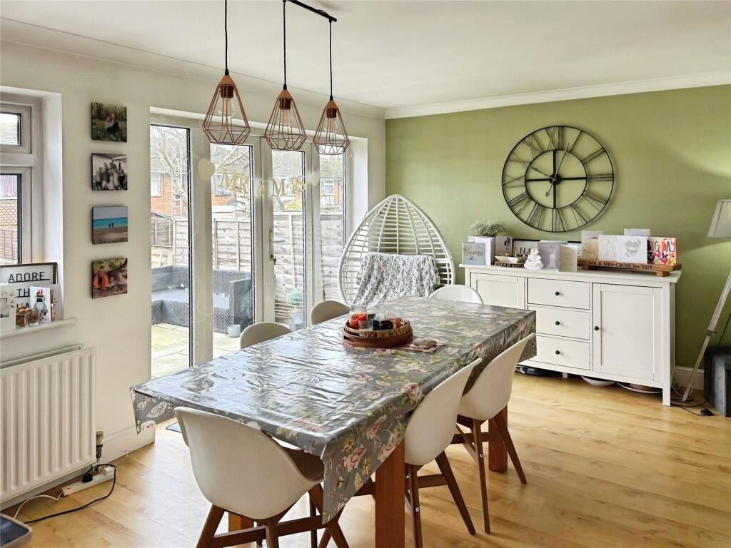 Harptree Drive, Chatham, Kent, ME5 photo 3