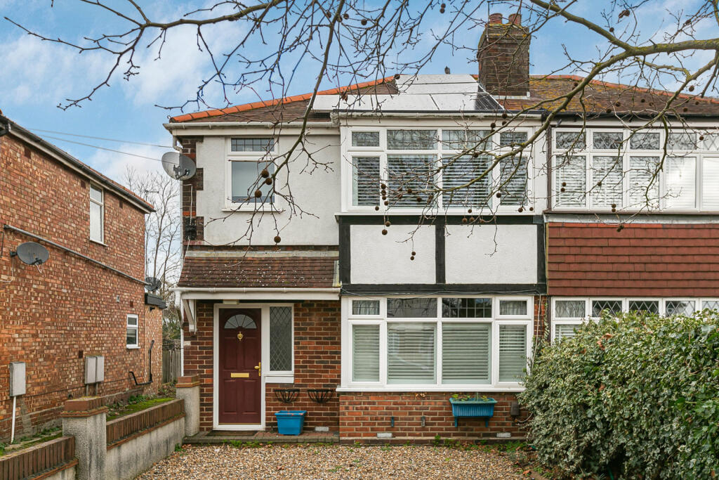 Main image of property: Kingston Road, Staines-upon-Thames, Surrey, TW18