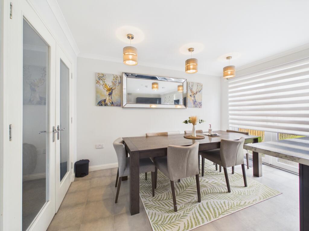 House in Motherwell, North Lanarkshire - More