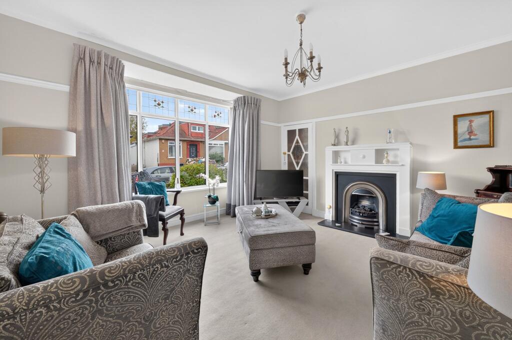 7, Glenwood Drive, Thornliebank, Glasgow photo 4