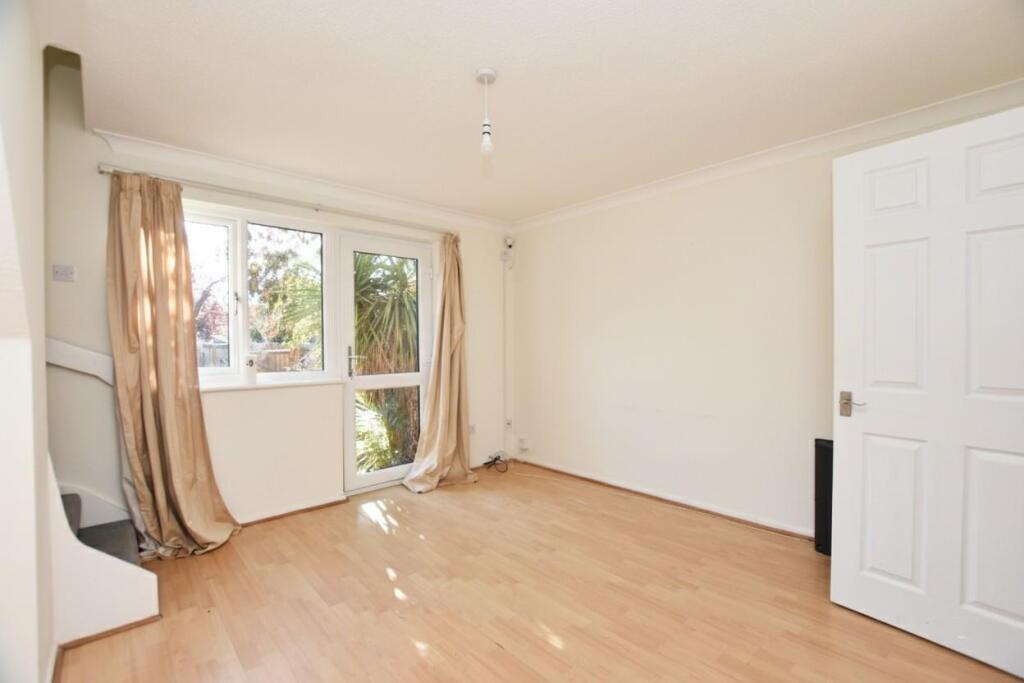 Berry Vale, South Woodham Ferrers photo 2
