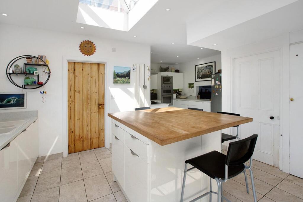 House in Torquay - More