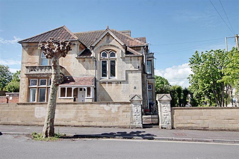 Main image of property: 53 Avenue Road, Trowbridge
