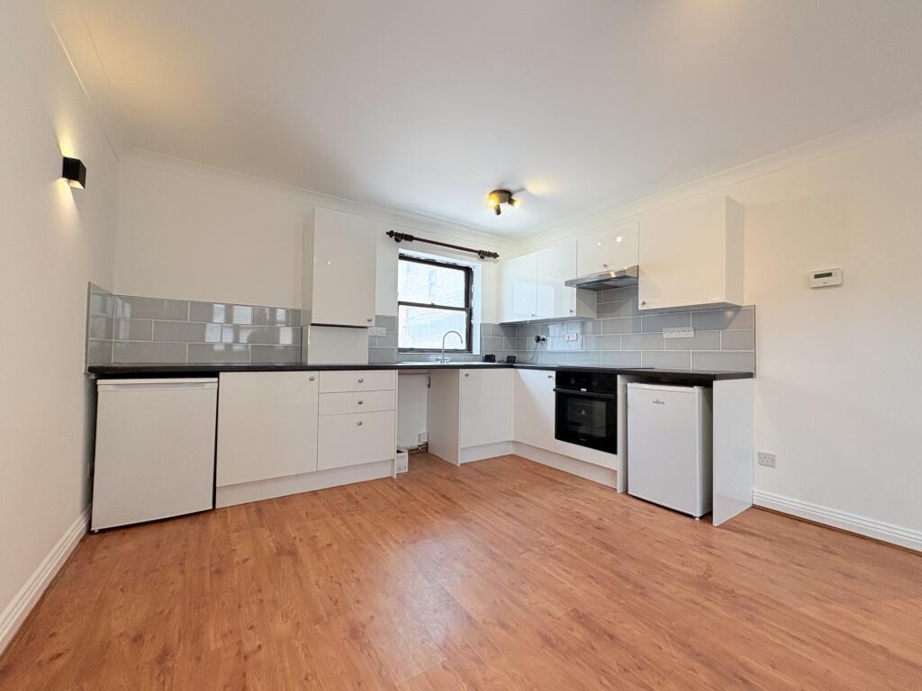 Apartment in Portsmouth - View 3