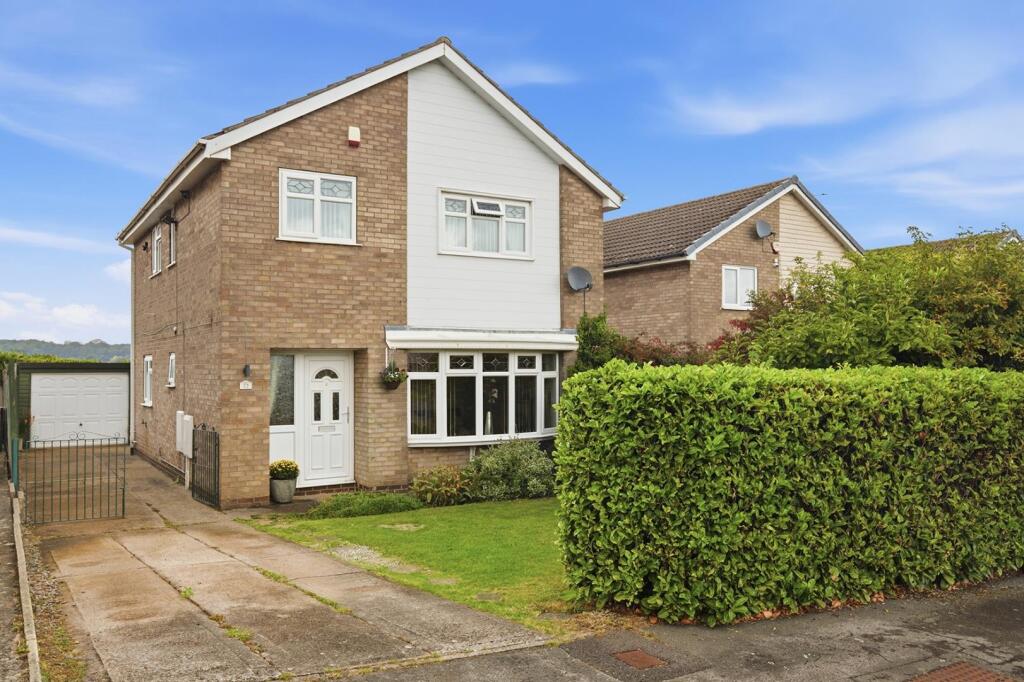 4-bed detached on Chapelfield Way, Thorpe Hesley, Rotherham, £385,000