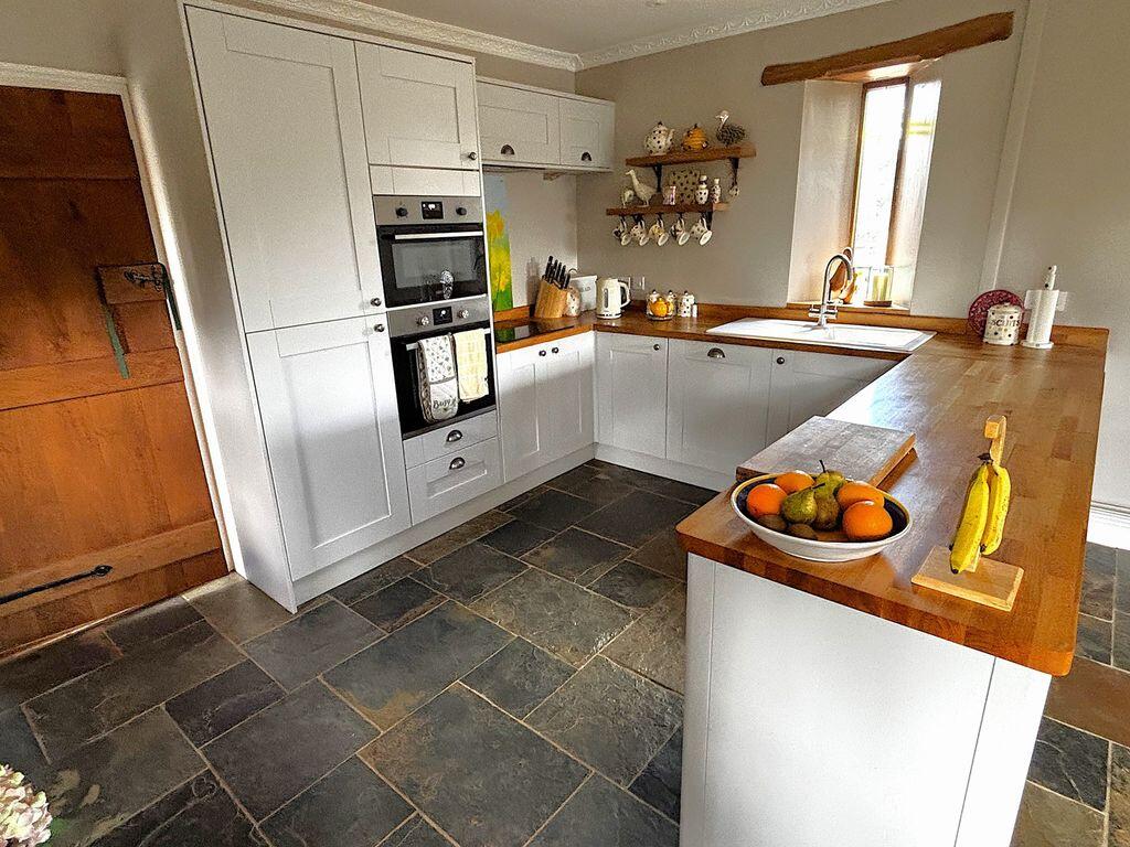 House in Newport - View 5