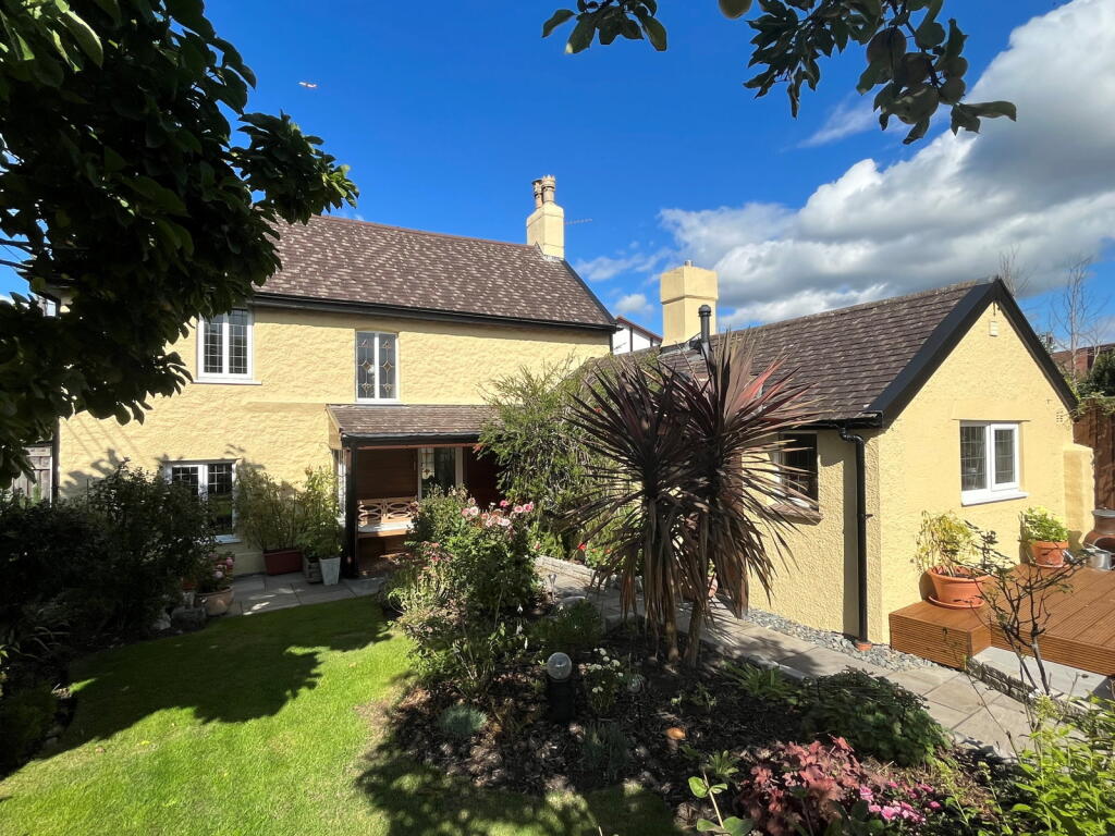 2-bed detached on Brinsea Road, Congresbury, £459,000