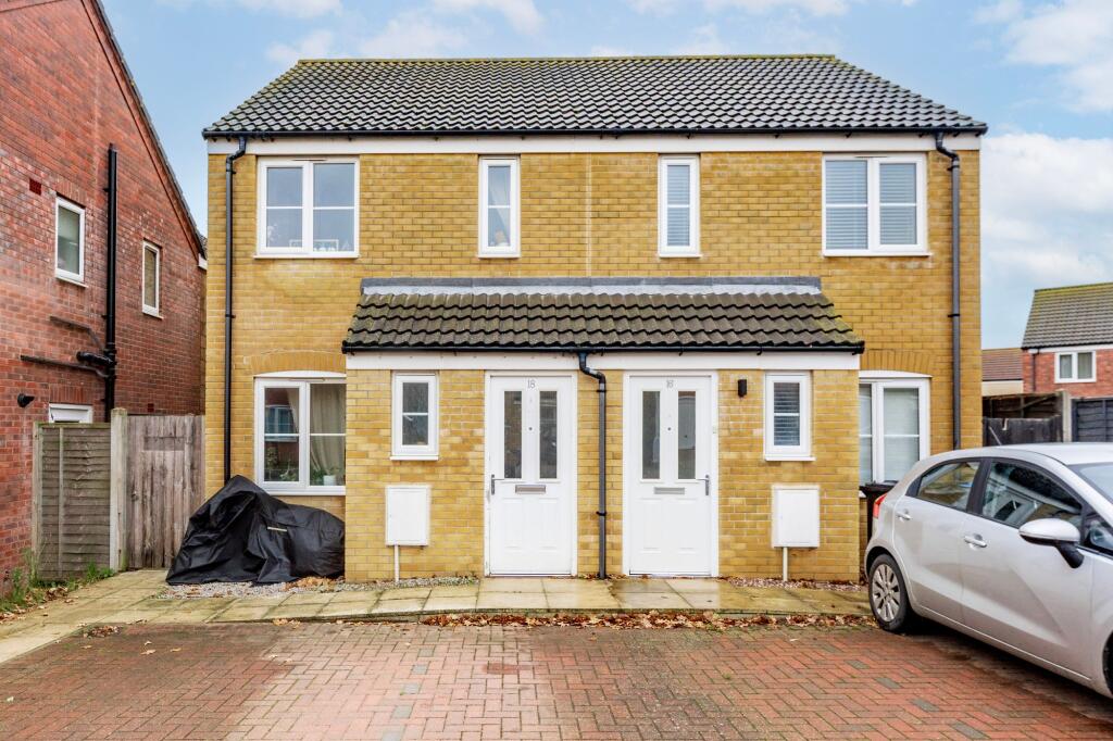 2-bed semi-detached on Hunton Road, Oulton, £220,000