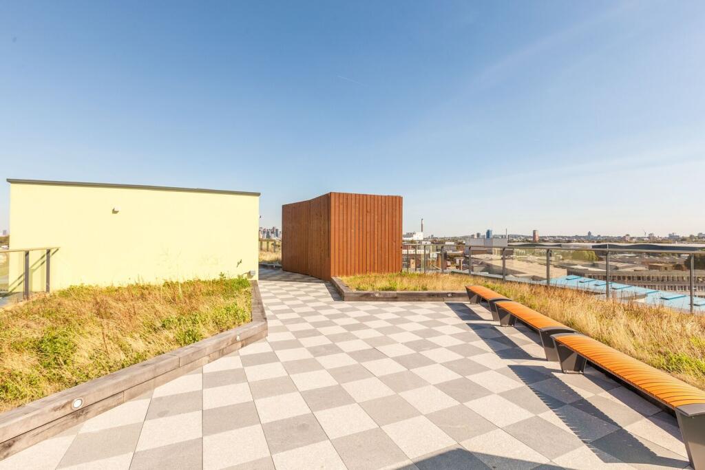 Apartment in London - More
