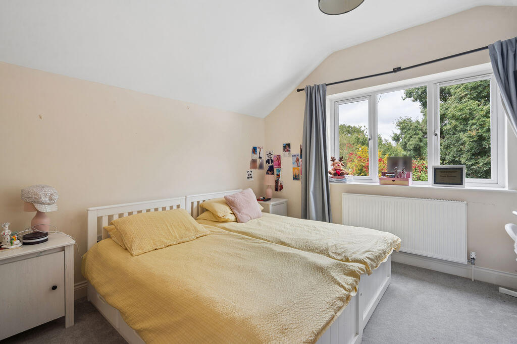 House in Marlow, Buckinghamshire - More