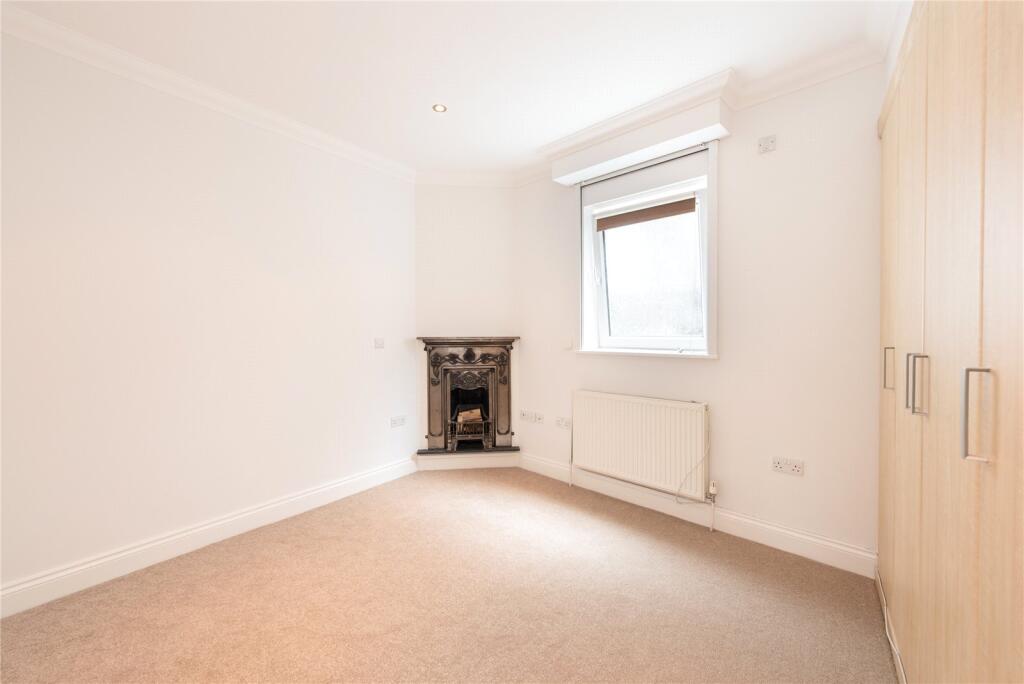 3 bedroom mews property for rent