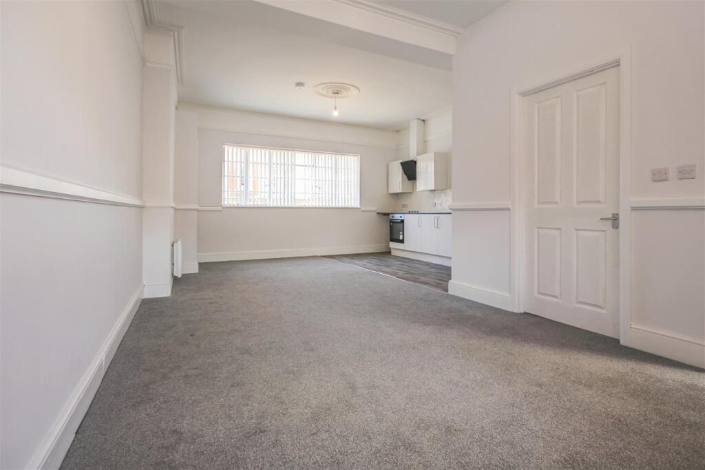 Apartment in Rushden, North Northamptonshire - View 5