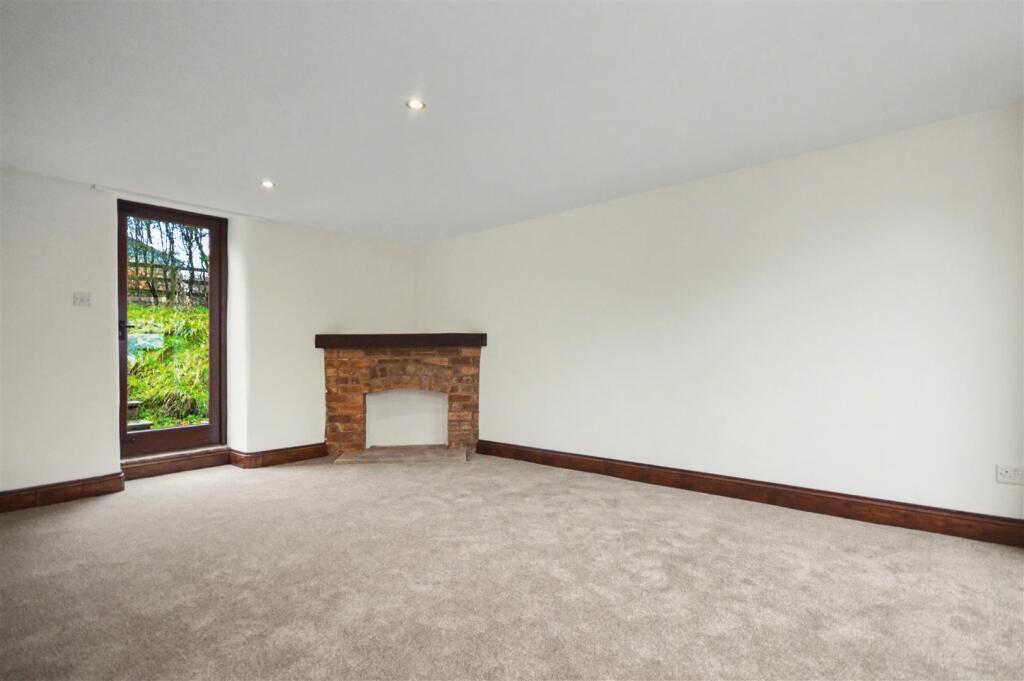 House in Lower Harlestone, West Northamptonshire - View 5