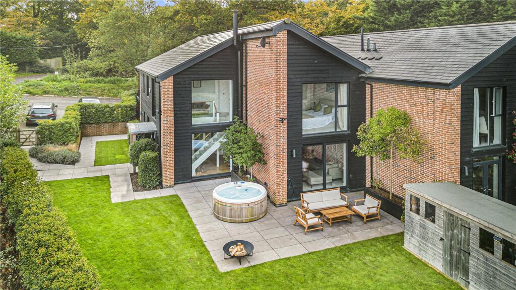 Main image of property: The Ridings, Ponsbourne Manor, Newgate Street, SG13