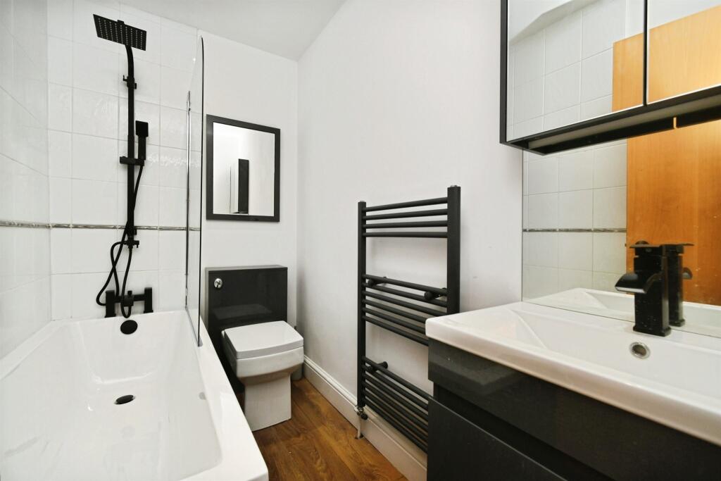 Apartment in Brighton - View 4