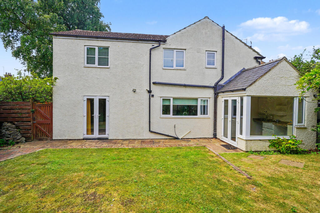 Vicarage Lane, Kingsthorpe Village, Northampton, NN2 6QS - More