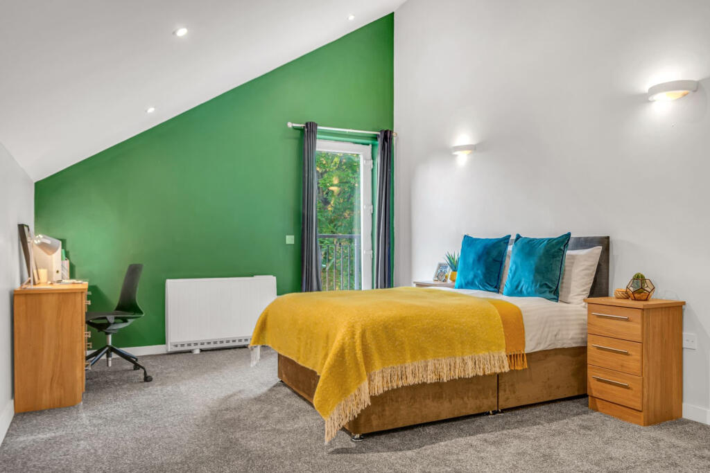 Apartment in Leeds - View 3
