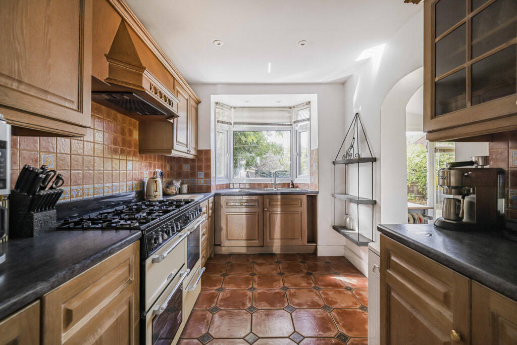 House in Croydon - View 5