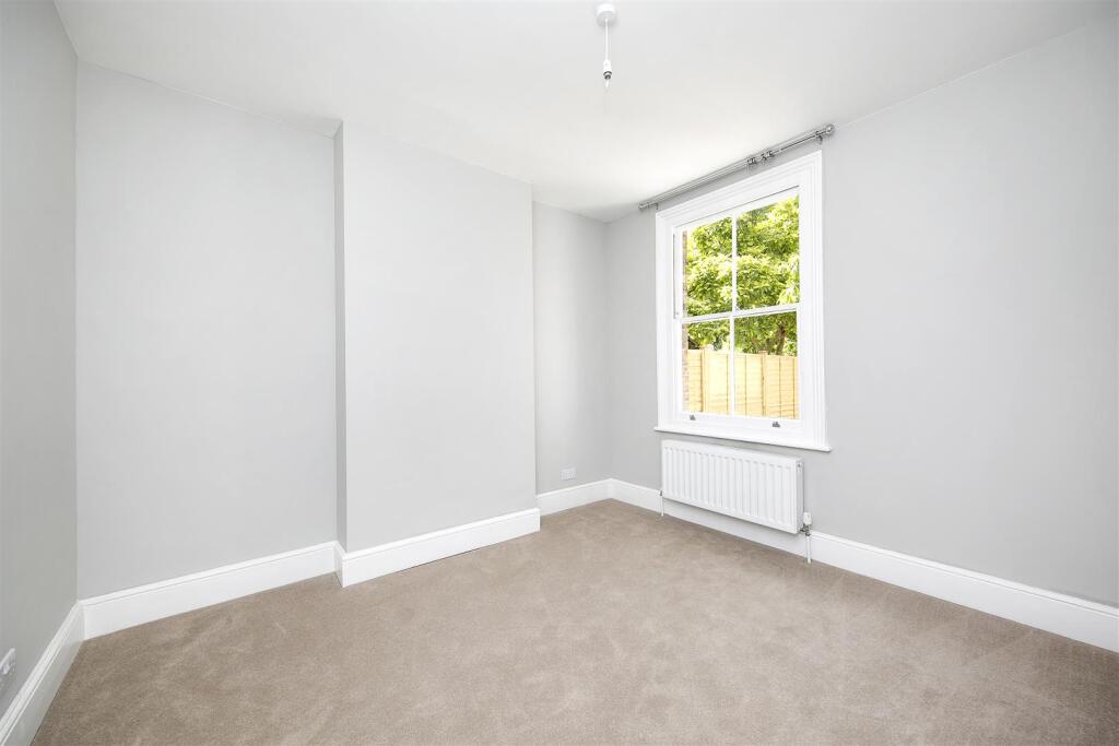 House in Twickenham - View 3
