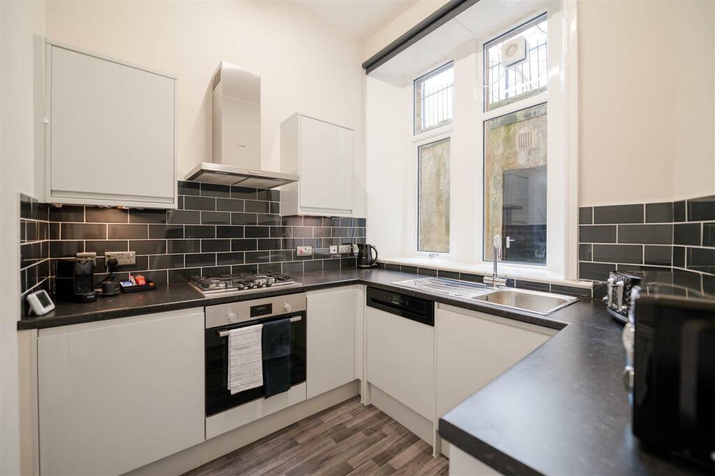 Apartment in Leeds, Gledhow Park, Potternewton - View 3