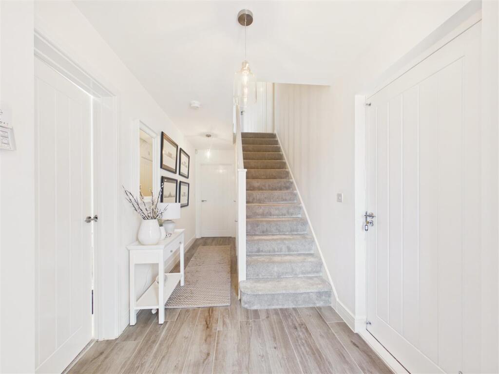 House in Hull - View 2
