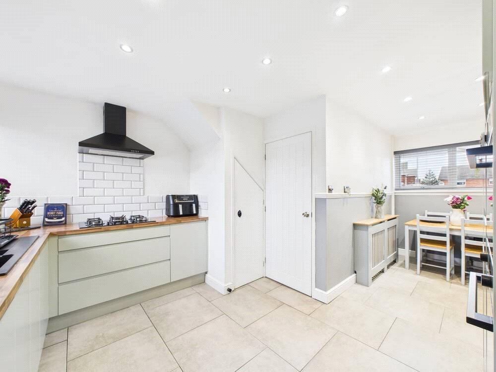 House in Worcester - View 5