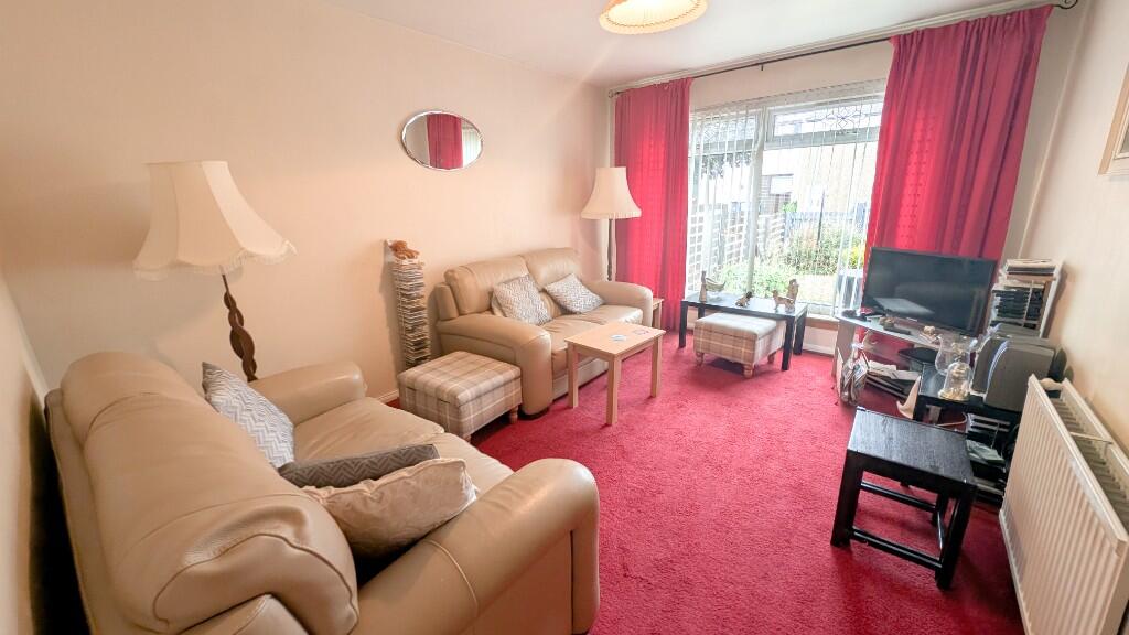 7 Inchwood Court, G68 photo 2