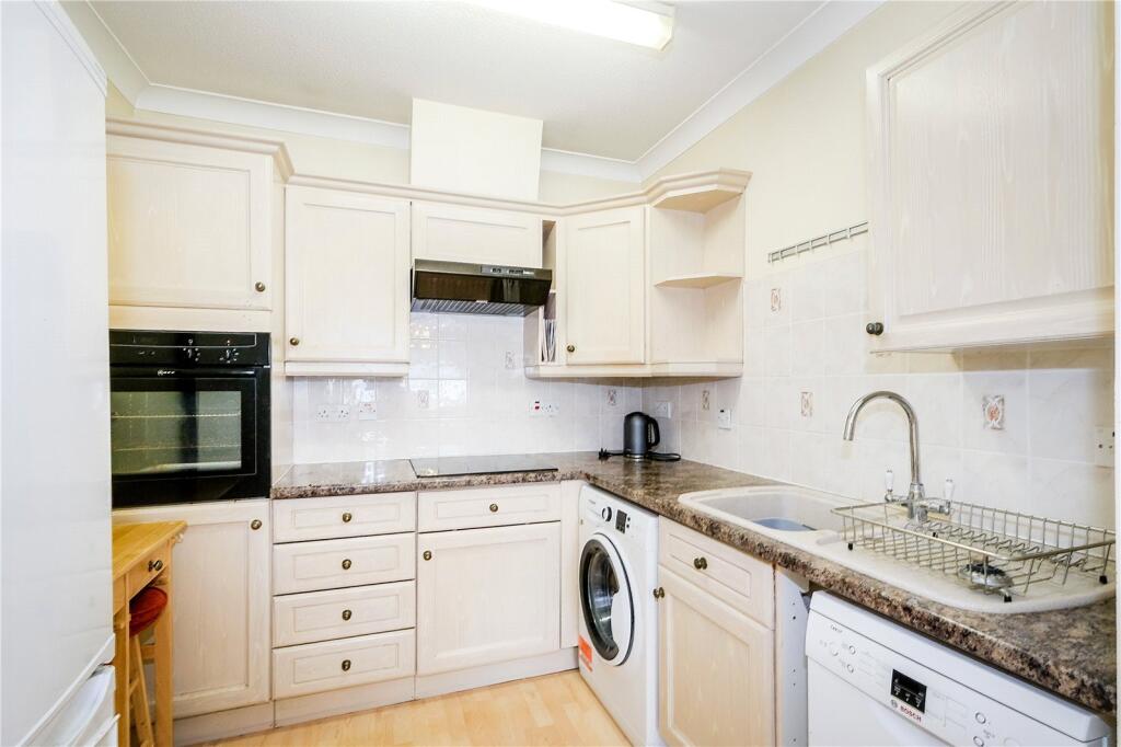 Rosewood Court, Chadwell Heath Lane, Chadwell Heath, RM6 photo 4