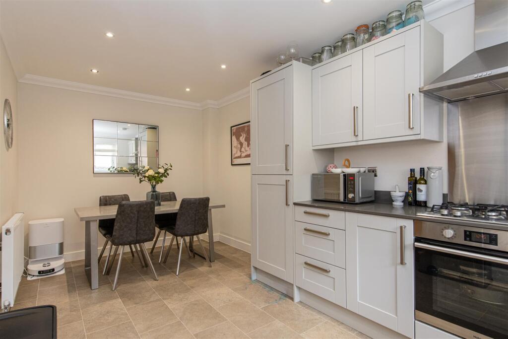 House in Kettering, Brambleside - View 5