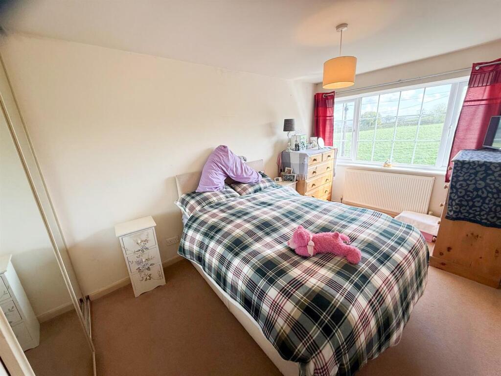 Additional image 10 of Lane Ends Lane, Cowling