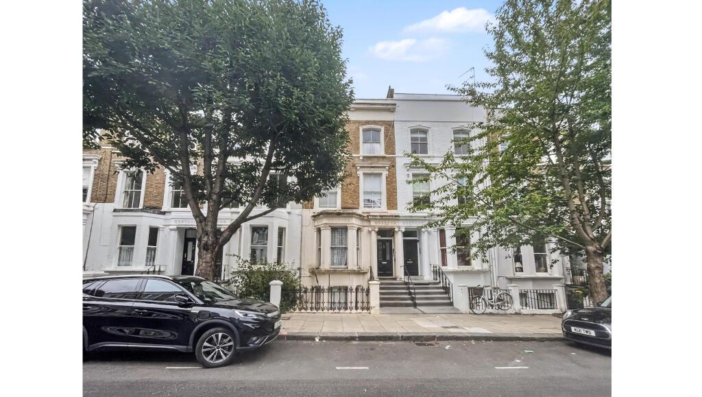 Apartment in London, North Kensington - More