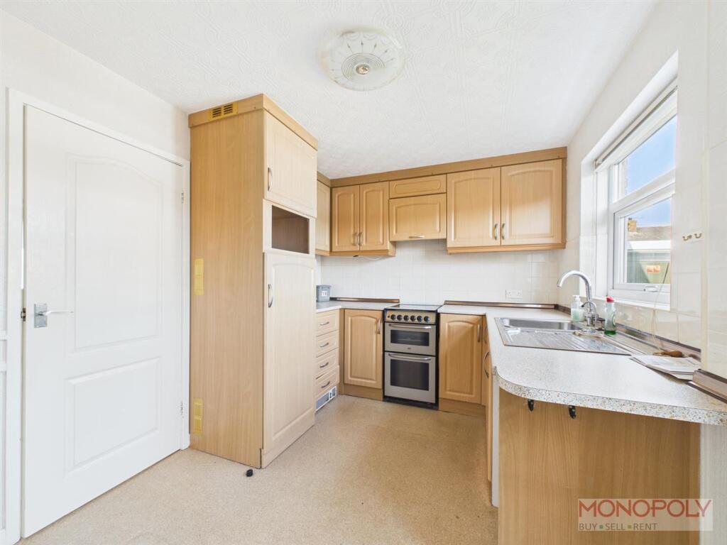 Mile Barn Road, Wrexham, LL13 photo 4