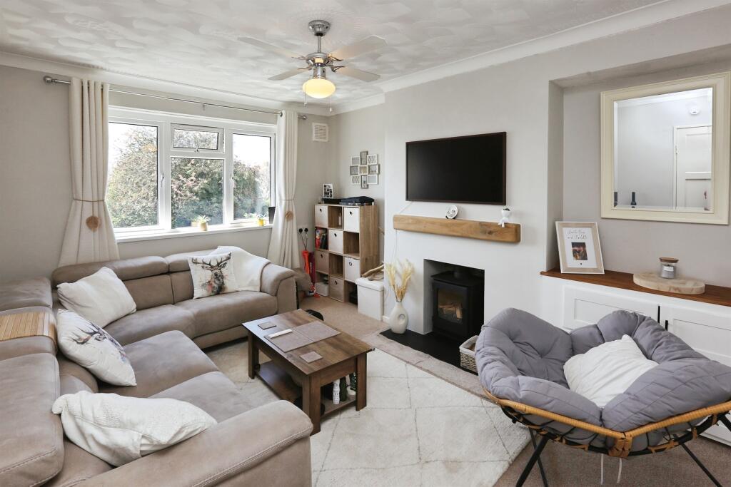 Apartment in Gosport, Hampshire - View 2