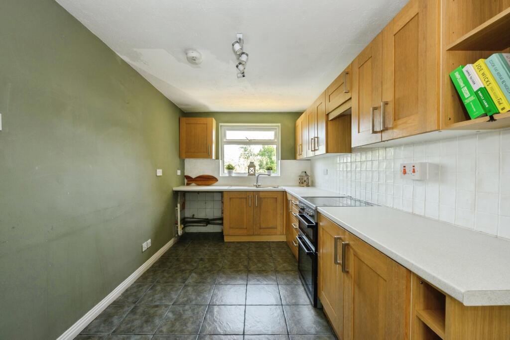 Ridgeway Road, Redhill, Surrey, RH1 - View 2