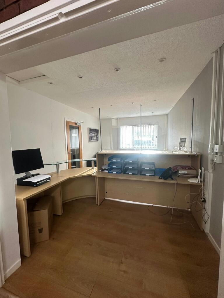 30 Nisbet St - 015.jpg