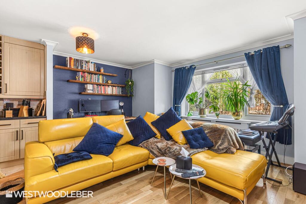 Apartment in Enfield - View 3