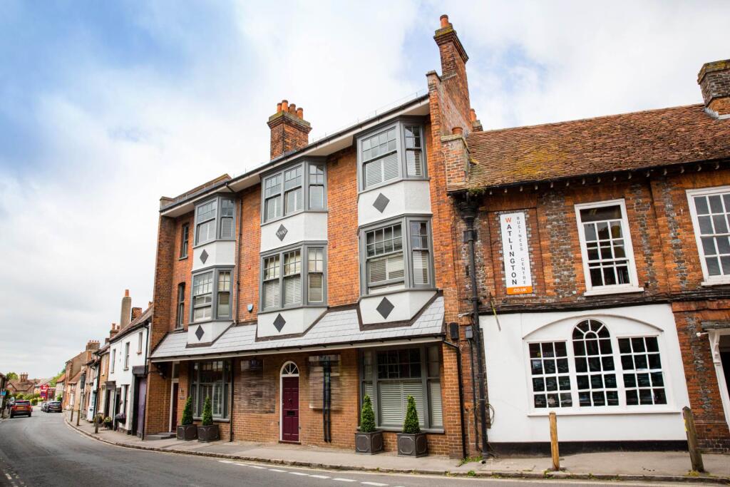 Main image of property: Couching Street, Oxon