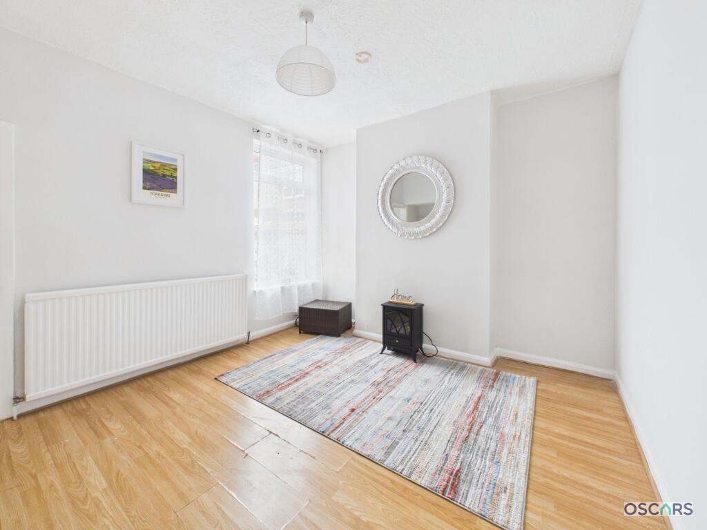 House in Hull - View 4