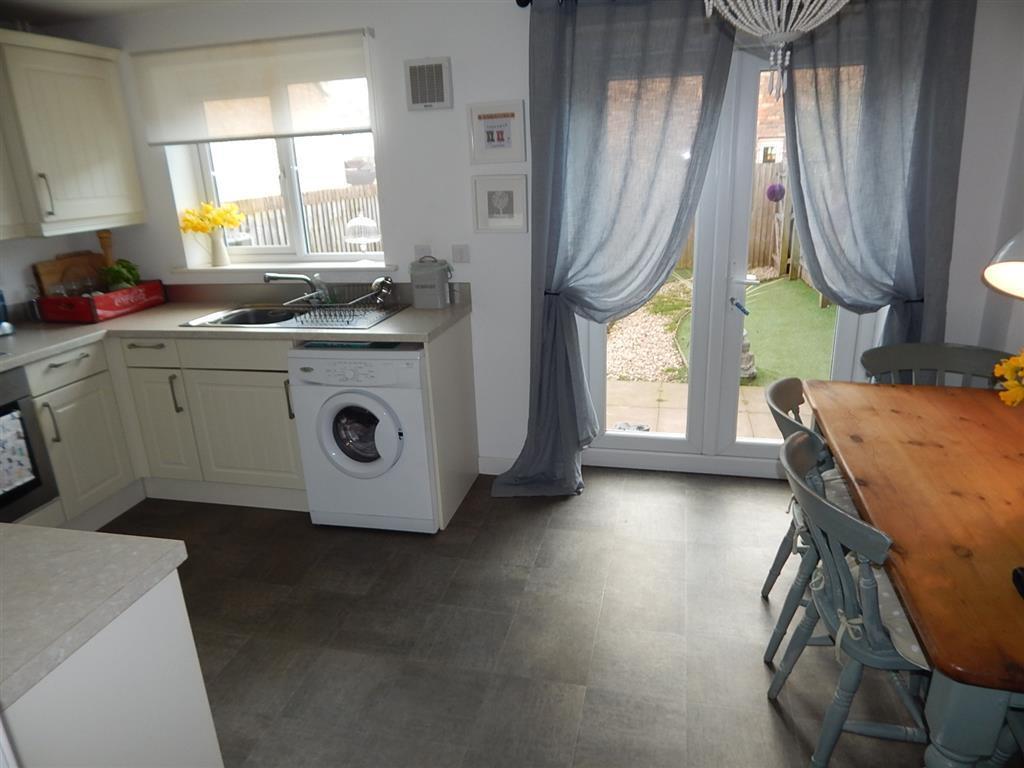 House in Newport - View 4