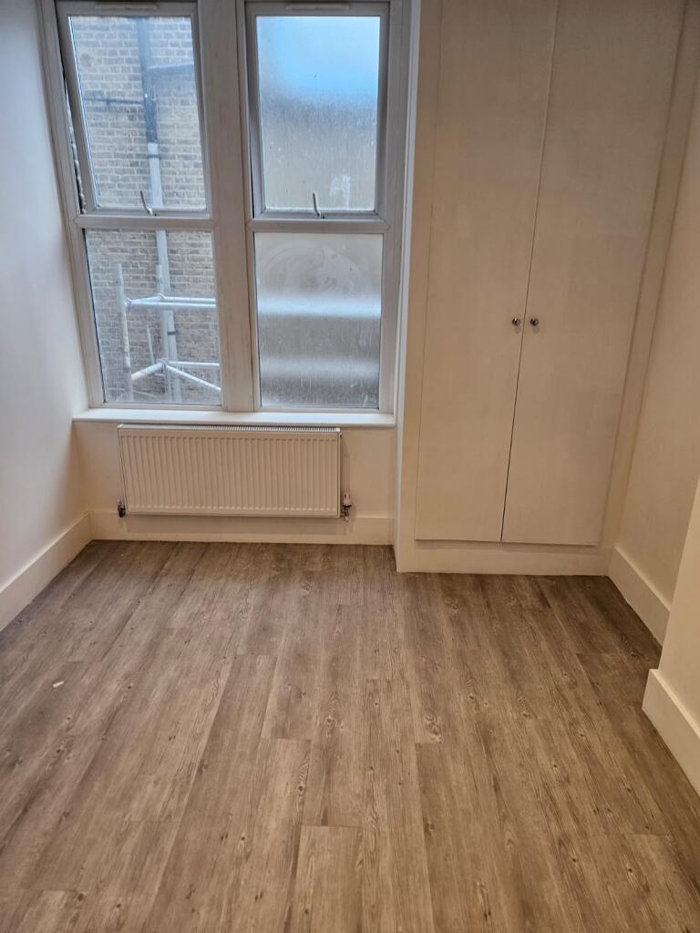 Apartment in London - View 2