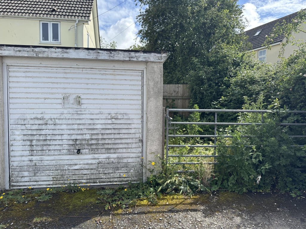 House in Torridge, East The Water, Bideford - More