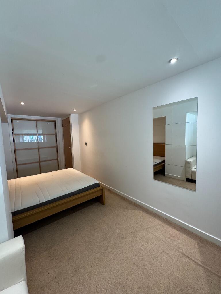 Apartment in Glasgow - More