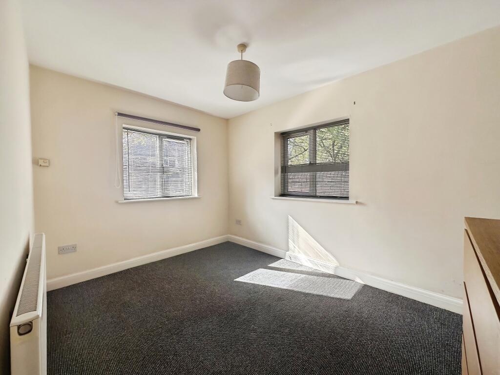 Apartment in Leeds, West Yorkshire - More