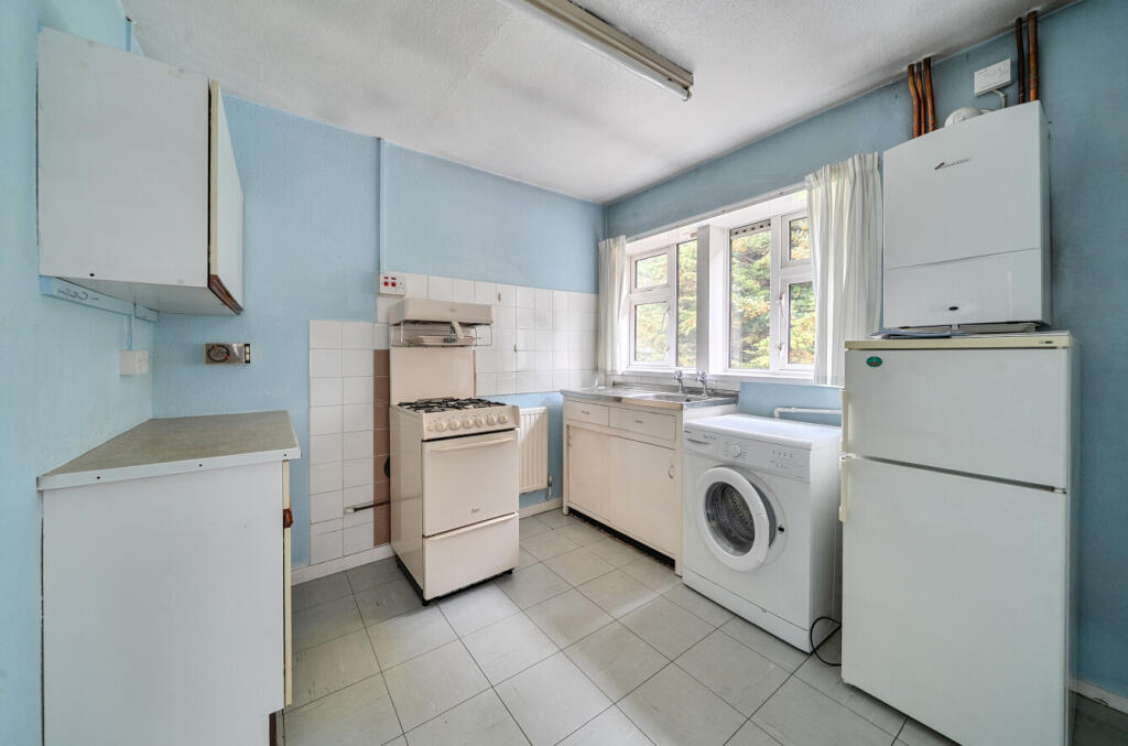 Apartment in Aldershot, East End, North Town - View 4